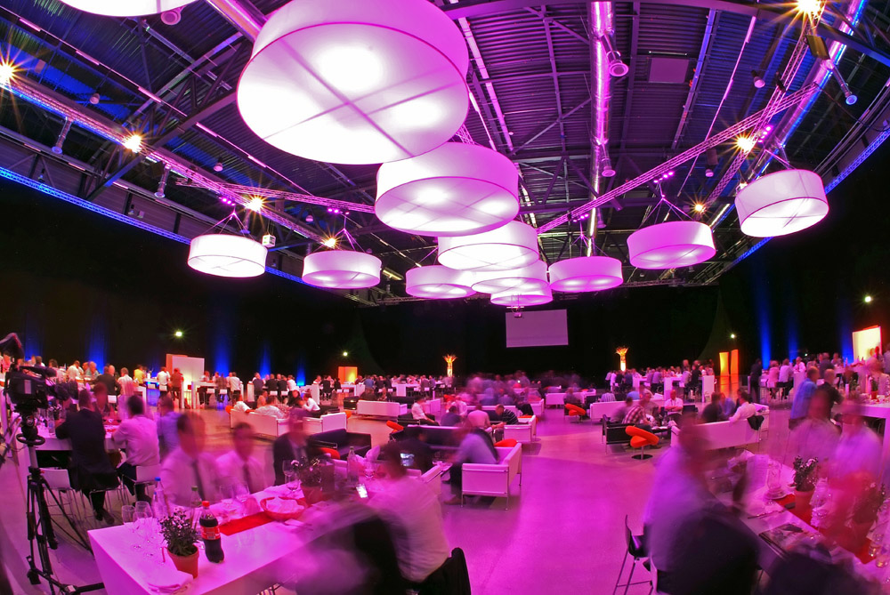 How Professional Cleaning Prepares Venues for Large Corporate Events